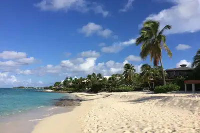 Image de Condo moderne à quelques pas de la plage
