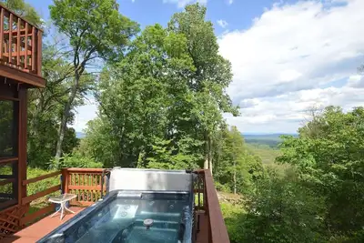 Image de Belle cabine située dans les montagnes de Wv!