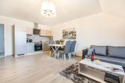 Image de Appartement moderne \/ appartements dans un emplacement privilégié sur la place du marché dans la station balnéaire Ueckermünde