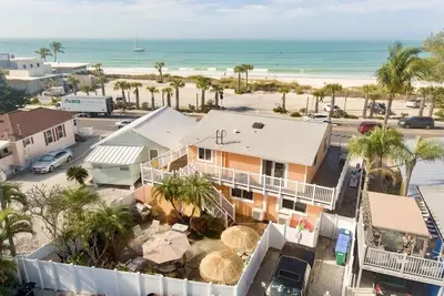 Vues du golfe et du coucher du soleil! ! ! 1br Apt. D est un emplacement central, à pied de tous les emplacements