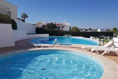 Image de A 5 min a pied de la plage de Carvoeiro, \"Casa da Ana\"