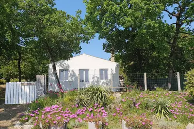 Image de Vue mer, plage Fort Royer à 2 pas, terrain boisé clos 1400 m², 3 terrasses, Golf