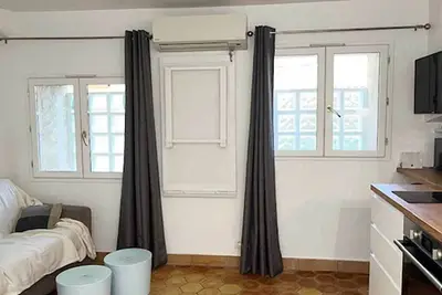 Image de Charmant  2 P climatisé au calme au cœur du Vieil Antibes