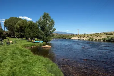 Image de Accès privé à la rivière, bain à remous, Pont / Grill, Maison d'hôtes indépendante, Chiminea, Wifi