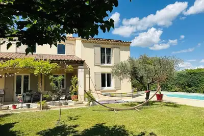 Image de Plein Coeur Saint-Rémy de Provence, Villa Jelod, piscine jardin sans vis à vis.
