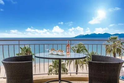 Image de Superbe apt lumineux vue mer Cannes