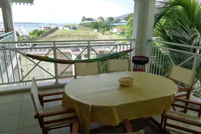 Image de superbe vue - repas face à la mer et marina - appartement très calme \nspacieux
