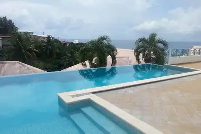 Image de F2 vue Panoramique vue sur mer, montagne et la piscine de la résidence