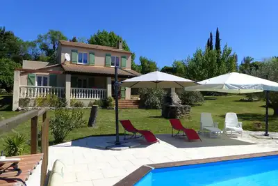Image de Villa tout confort sans vis à vis, le calme à deux pas de la ville