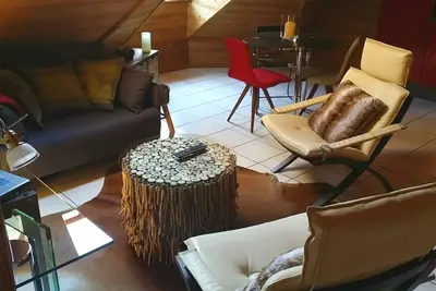 Image de 45m2 de charme, plein centre et calme, ambiance chalet, Vieille ville à 100m