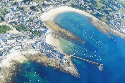 Image de Grande maison familiale, Lomener, Ploemeur (56), 4 plages Ă 350m, 12 personnes