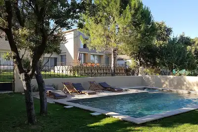 Image de Mas moderne à Uzés, piscine chauffée, jacuzzi sauna et salle de sport