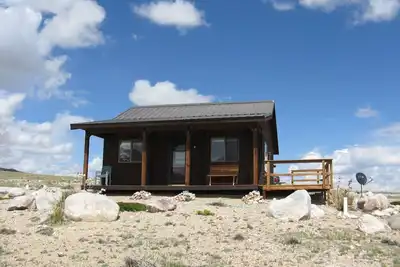 Image de Baker Cabin situé dans le pittoresque Clark, Wyoming.