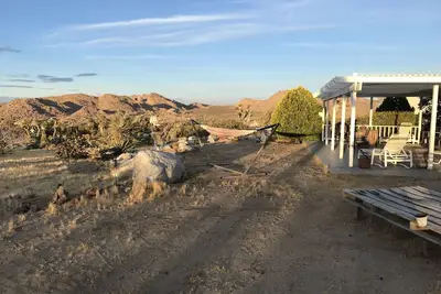 Image de Coyote Creek Retreat - Panorama épique rural vues Stargazing Jacuzzi Vintage LPs