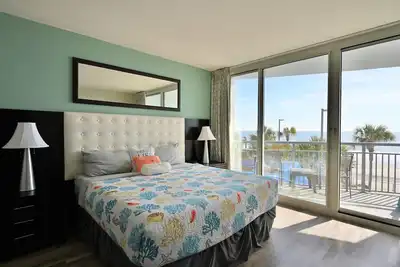 Image de Superbe 2 Bds / 2 Ba Condo, Ocean Front Master Bed, 2 Balcon * Last Min spécial *