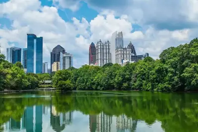 Image de Incroyable Midtown Emplacement par Piedmont Park.