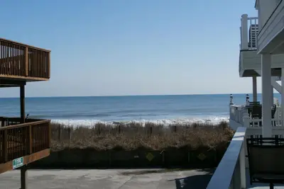 Image de 60 pieds à l'océan 5 bd / 3 salles de bain Oceanview Beach House pour 14 personnes avec 4 ponts