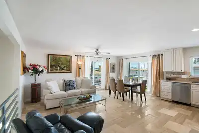 Image de Incroyable 2br Oceanside Condo w \/ Ocean Views