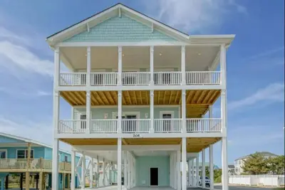 Image de 5 chambres 4. 5 salles de bains, 2e rangée, accès direct à la plage avec piscine, ascenseur pour 12 personnes