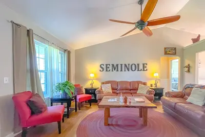 Image de Belle maison de lac Seminole. Boat house Wifi Pas de frais de nettoyage!
