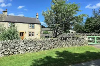 Image de Characterful, Animaux permis Chalet, 4 personnes, vue imprenable, l'emplacement du village.