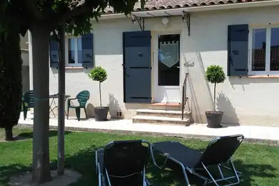 Image de Maison indépendante avec jardin clos/arborée+parking.