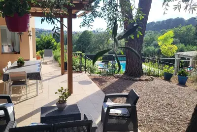 Image de Villa provençale 130m2, 3 chambres au calme. Piscine