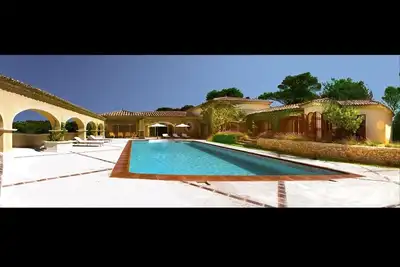 Image de Hacienda provençal - Piscines intérieure et extérieure chauffées,