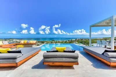 Villa Topaze - Une vue Exceptionnelle sur la Baie Orientale