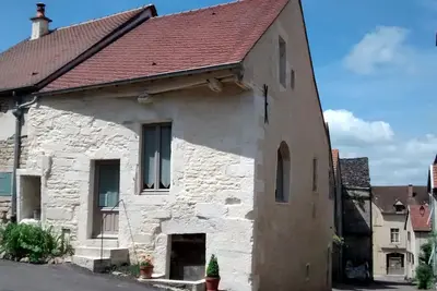 Image de Maison Médiévale de charme au coeur de Flavigny-sur-Ozerain