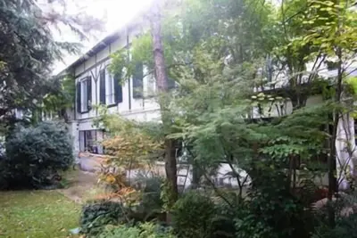 Image de Une Maison Dans Un Jardin A Paris