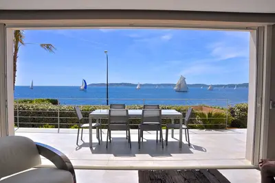 Image de Villa Centrale et en bord de Mer ; Vue sur Saint-Tropez ; Piscine chauffée!