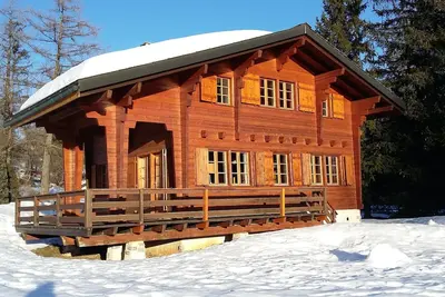Image de Chalet de charme, ancien, tout en bois, pleine nature 1, 5 km de Crans Montana.