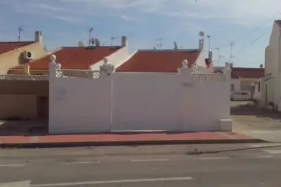 Image de bungalow avec terrasse et emplacement privé pour la voiture avec fibre internet