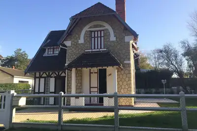 Image de Maison normande, entièrement rénovée, bord de mer avec jardin, terrasses, wifi