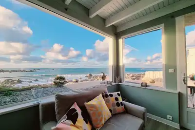 Image de **Le paradis les pieds dans l'eau** Vue mer imprenable + Spa