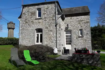 Image de Gîte de charme avec grand jardin arboré à Dinant