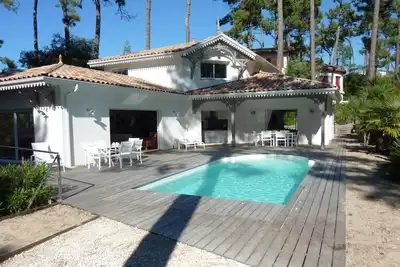 Image de Spacieuse villa, ensoleillée, piscine chauffée à Arcachon le Moulleau