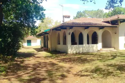 Image de Maison avec grand jardin proche de l'ocean et du lac a pied
