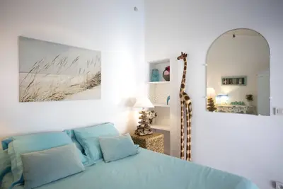 Image de Villa climatisée 12 Adultes, 900 mètres mer, piscine privée, quartier calme