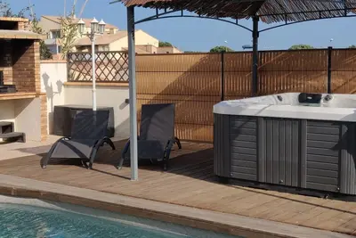 Image de Villa 5* pour 6\/7 pers. 200 m plage, clim, piscine chauffée, spa haut de gamme