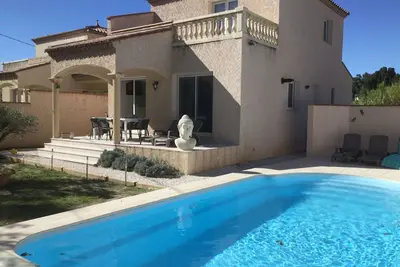 Image de Villa recente dans clos calme super équipée piscine privée chauffée 5km plage