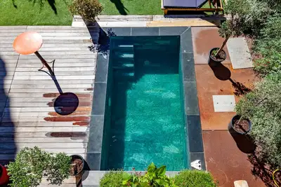 Image de Loft contemporain. Piscine chauffée. Provence. Proche du Lubéron.