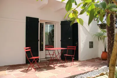 Image de agréable studio 3 pers. en Rdc avec patio, centre ville Saint Jean de Luz