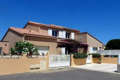 Image de Appartement T4 neuf, très bien situé, avec climatisation et piscine.