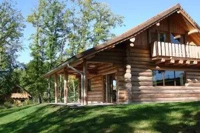 Image de Deux maisons en rondins en champagne avec Piscine et Sauna Ă Essoyes