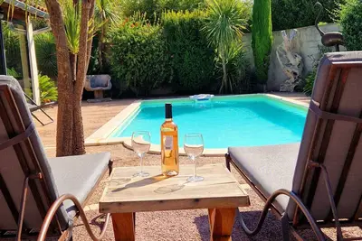 Image de maison en provence entre Saint Remy et Avignon avec piscine pour  6 personnes