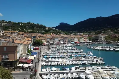 Image de Sur La Mer Cassis Centre Et Au Calme