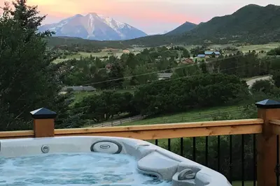 Image de Bain à remous, vues incroyables, familles / groupes amical, privé