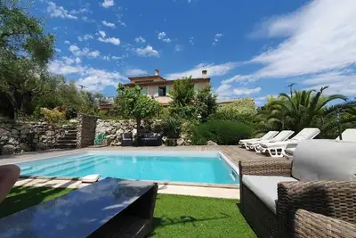 Image de Belle villa indépendante avec piscine privée et grand jardin proche de Vence